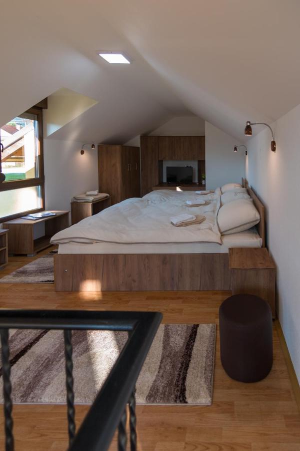 Brick Apartment Bajina Basta Eksteriør billede